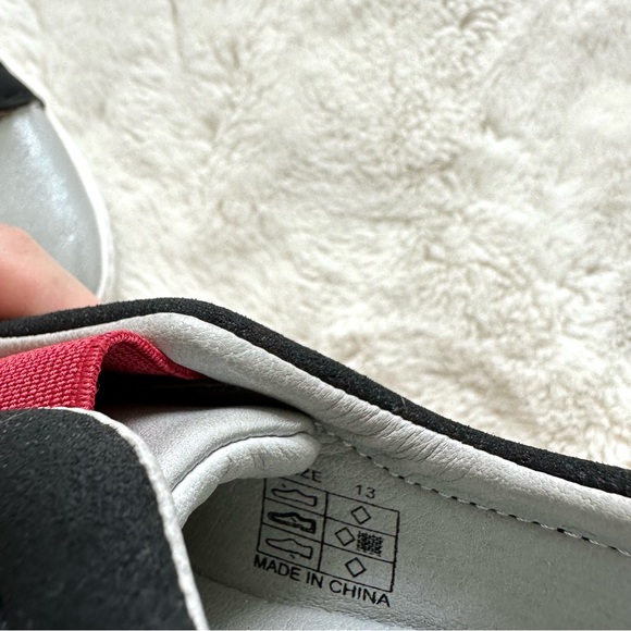 NEW!!! Hoo toddler shoes size 13 US - Picture 3 of 4